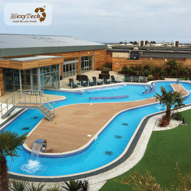 Los kits de cubierta compuesta sostienen una bañera de hidromasaje