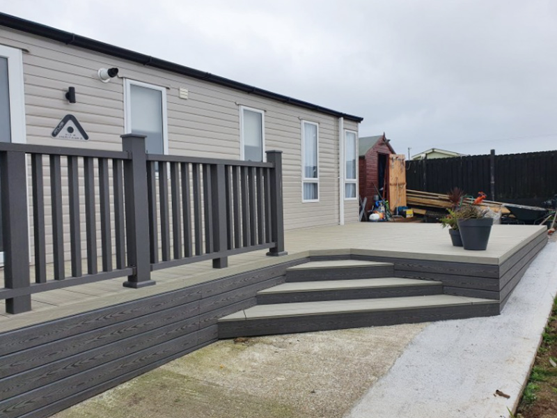 Cubierta compuesta de pl&aacute;stico de madera