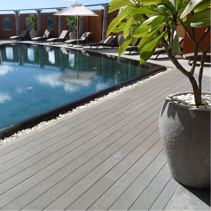 Por qué la instalación tradicional de la cubierta del WPC está matando sus márgenes de ganancia (y cómo solucionarlo)