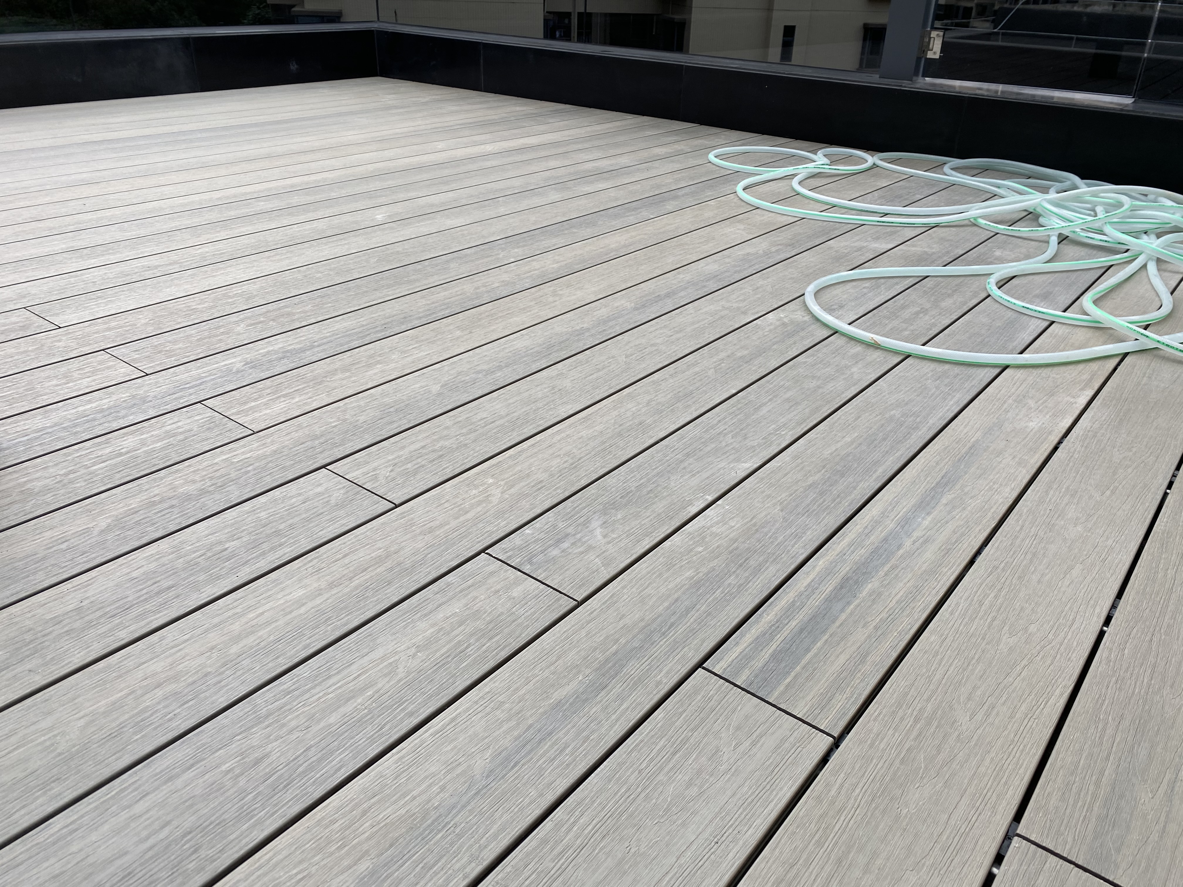 tarima compuesta gris