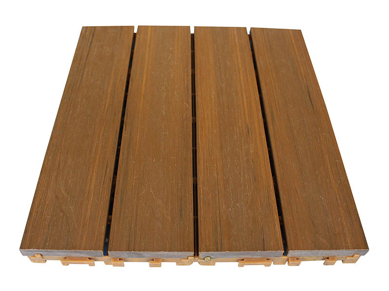 Costo de cubierta de madera vs compuesta