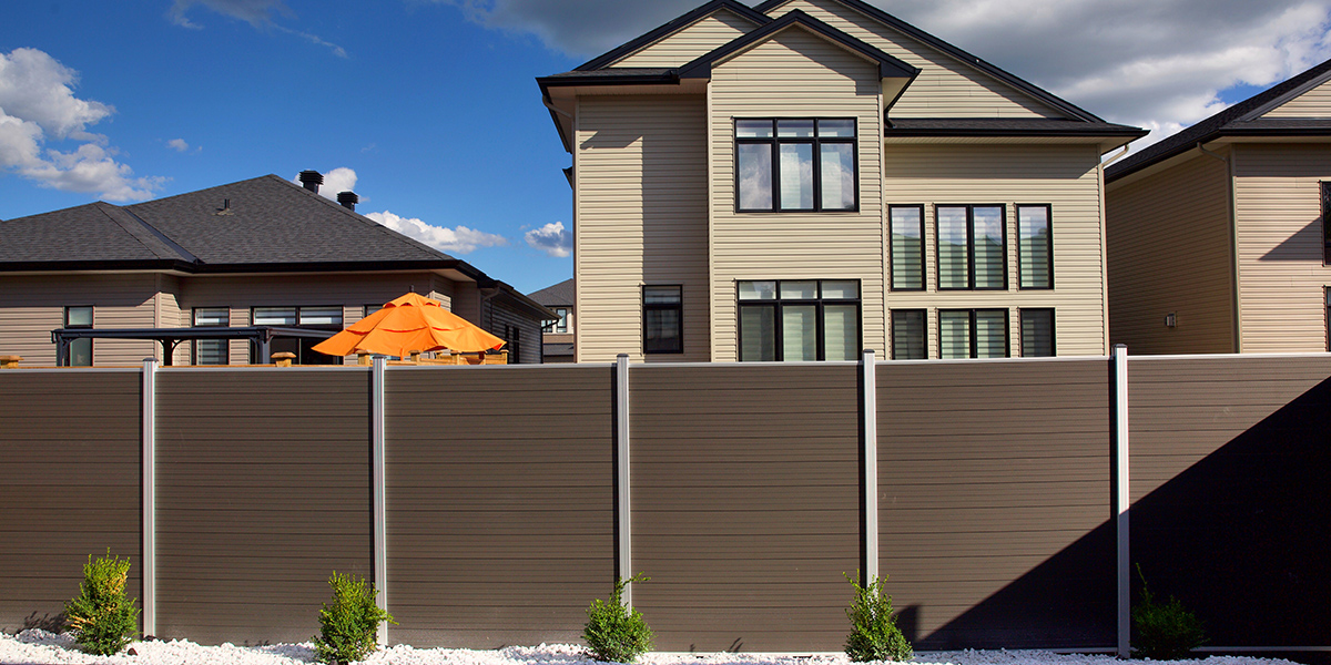 Valla WPC de aluminio