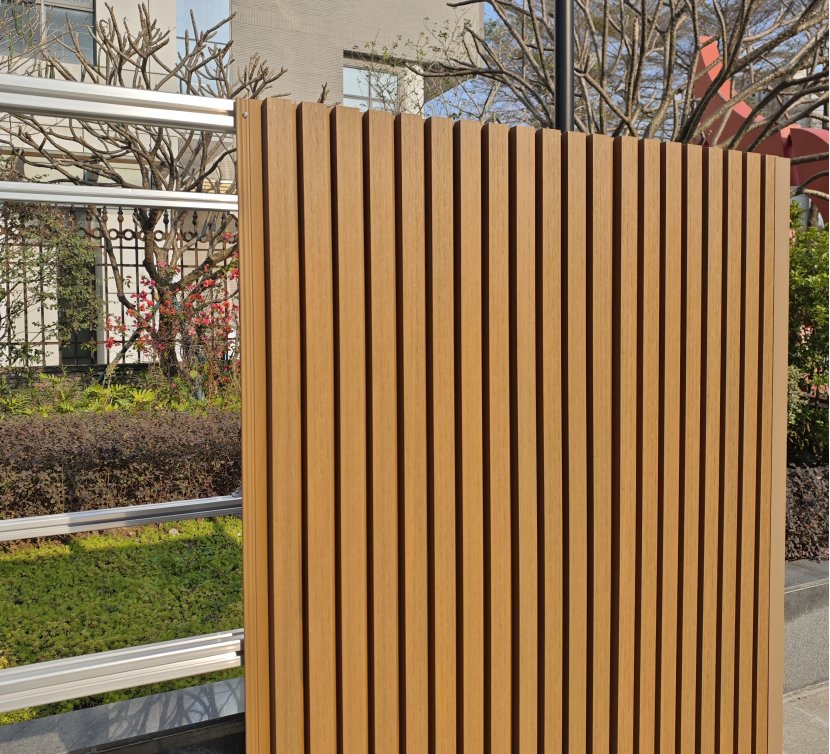 WPC vs PVC: ¿Cuál es mejor para el revestimiento de paredes exteriores?