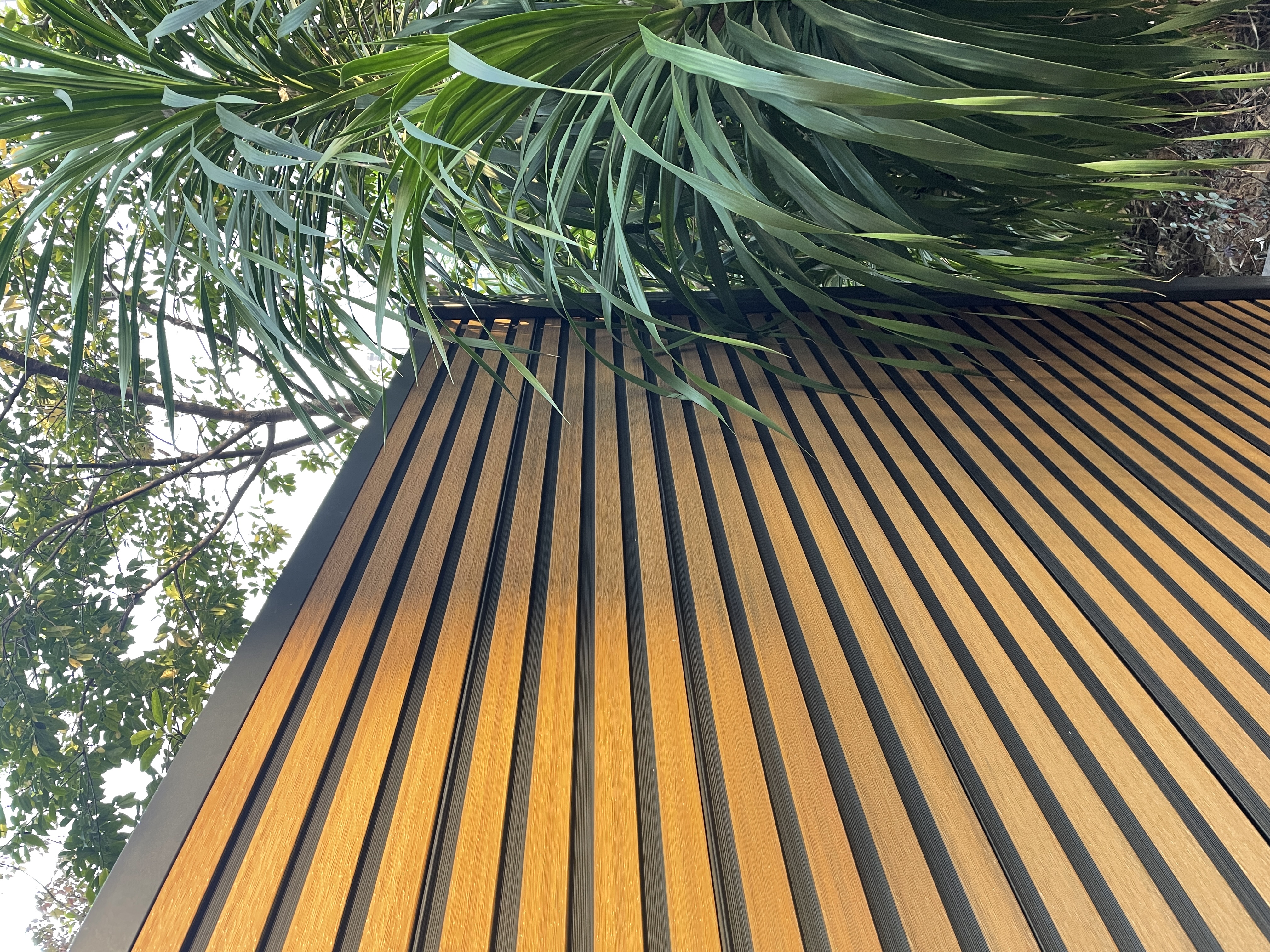 Cerca compuesta de dos tonos