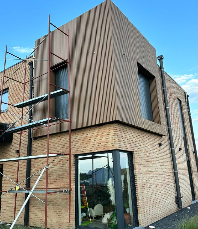 Cómo colocar paneles de pared exteriores: una guía paso a paso para un acabado impecable